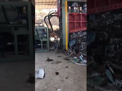 Regardez 1000 tonnes de coupes de puissance de l'acier!