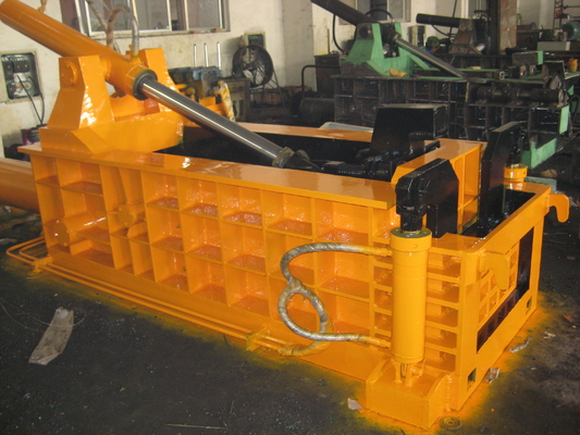 Ballonnerie hydraulique industrielle pour le recyclage efficace
